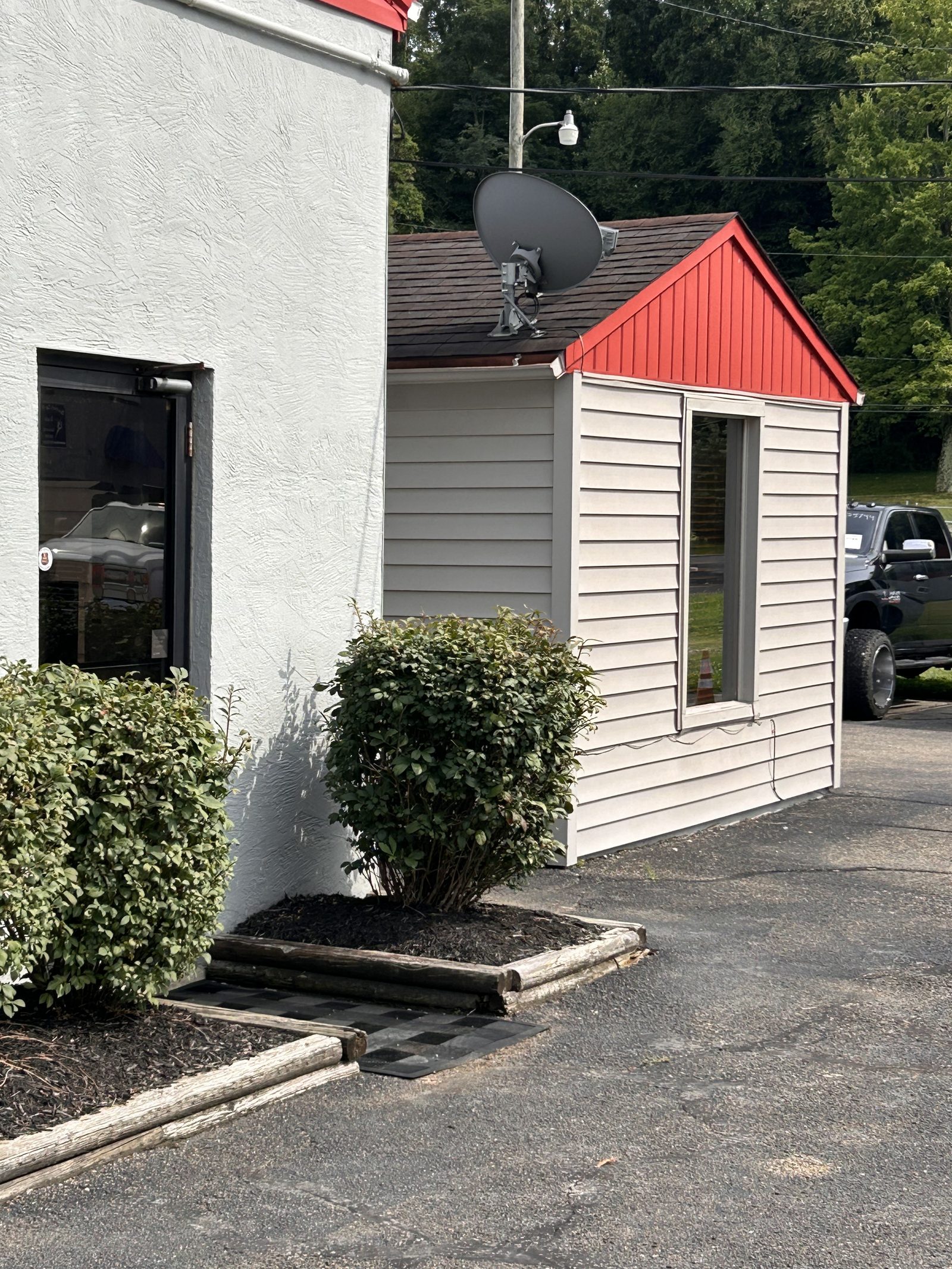 Young's Collision Center shop building
